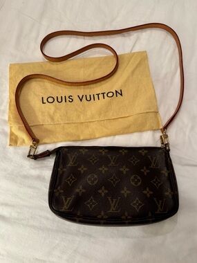Louis Vuitton Monogram Pochette Canvas Crossbody in Signature Brown Color